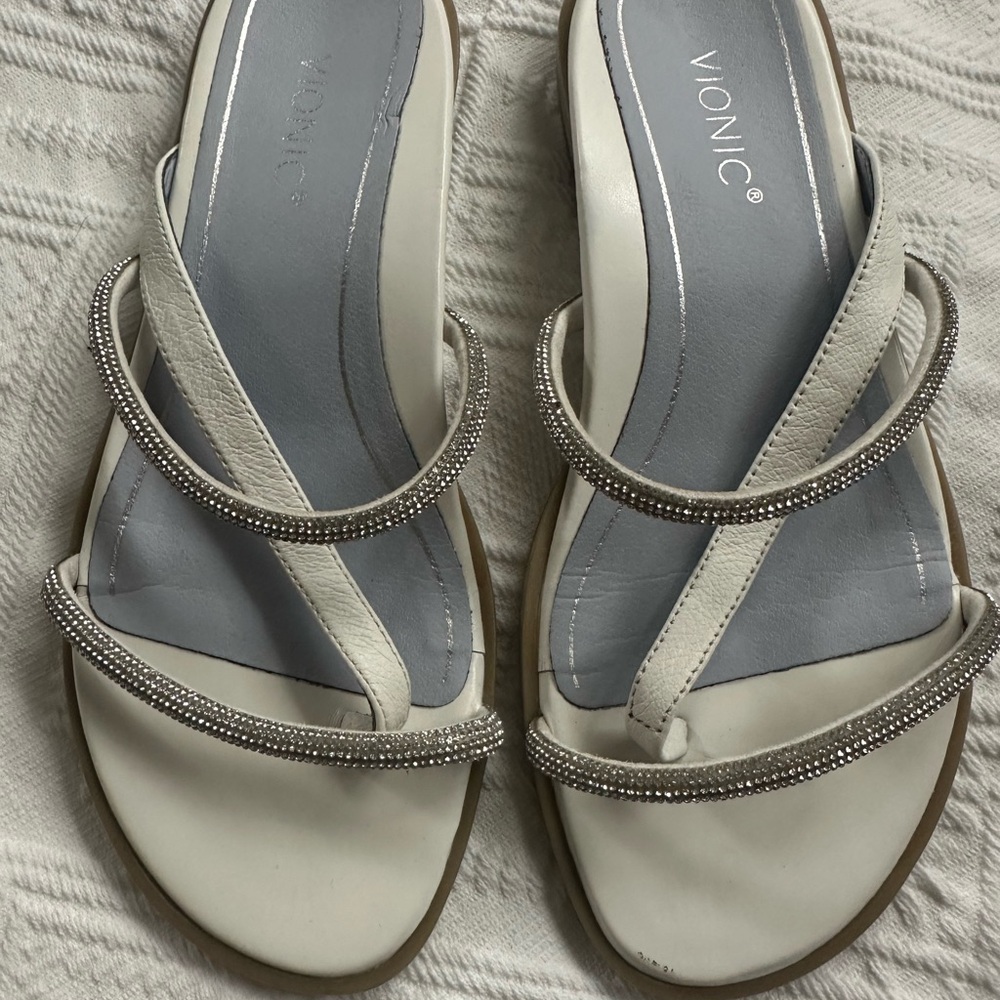 Vionic Women's White Sandals with Silver Accents